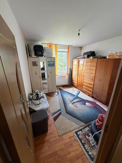Apartament cu 4 camere semidecomandat în Tomis Nord
