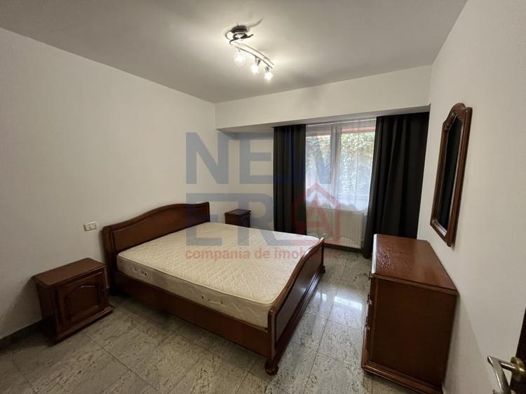 Apartament cu 5 camere decomandat, mobilat în Aviatorilor