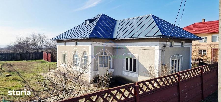 Casă cu 3 camere cu Canalizare în Brădești