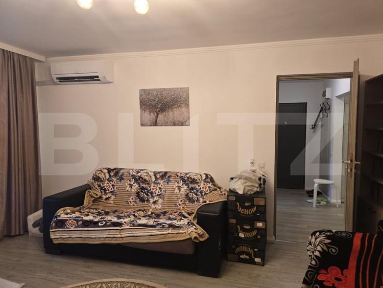 Apartament cu 3 camere decomandat, mobilat în Micro 16