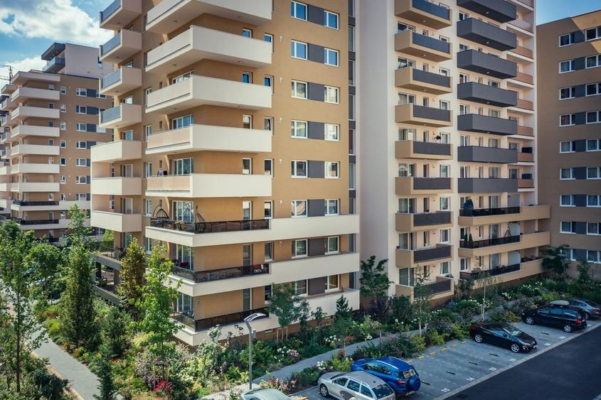 Apartament de Inchiriat 3 camere - 1