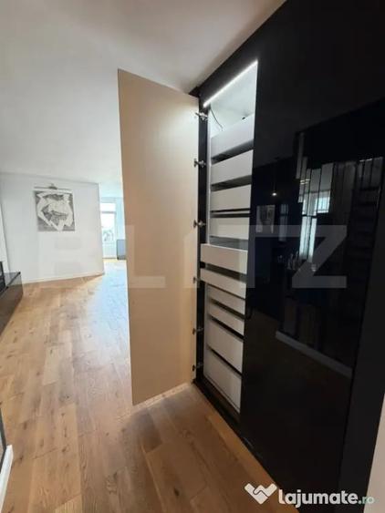 Apartament cu 3 camere semidecomandat în Central