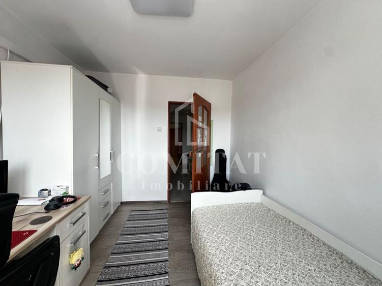 Apartament cu 4 camere decomandat, mobilat în Mărăști