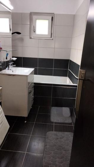 Apartament cu 3 camere semidecomandat, mobilat în Lipovei