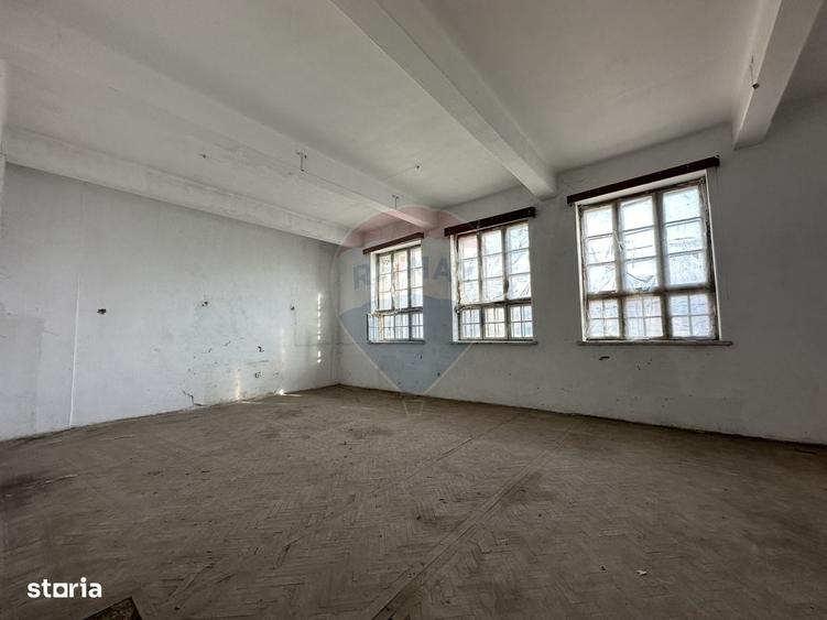 Spațiu comercial, de 2,500 mp, în Ultracentral