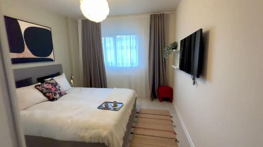 Apartament cu 2 camere decomandat, mobilat în Titan