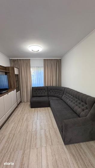 Apartament cu 4 camere semidecomandat în Central