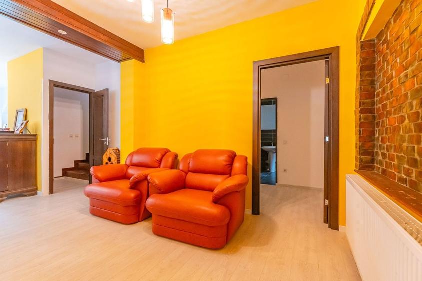 Casă individuală cu 5 camere cu Canalizare în Lunca Calnicului