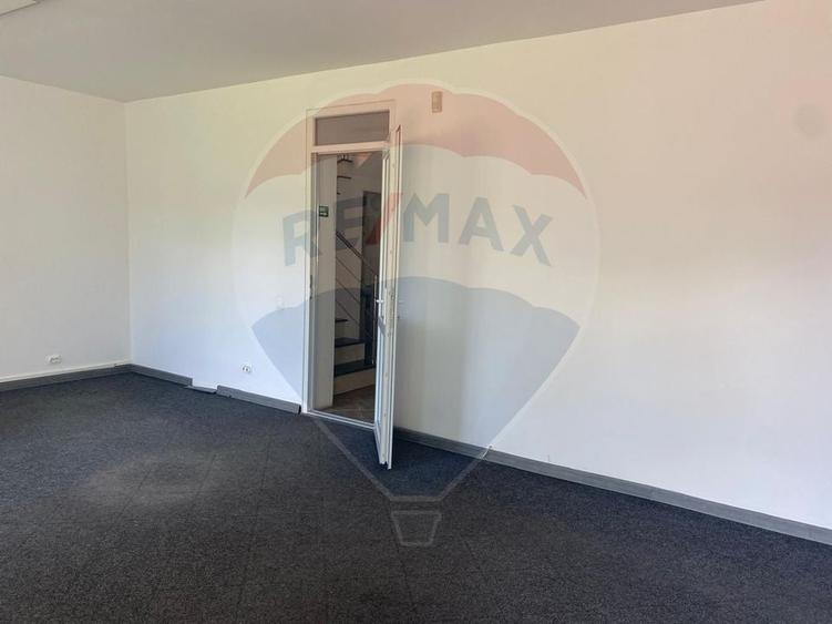 Casă individuală cu 5 camere cu Teren 188 Mp în Vitan Mall