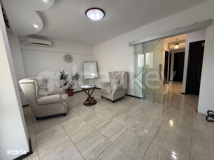 Apartament cu 4 camere decomandat, mobilat în Central