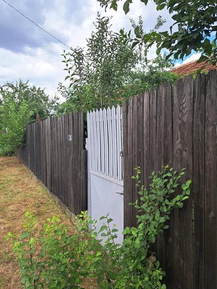 Casă cu 4 camere cu Teren 1280 Mp în Sinești
