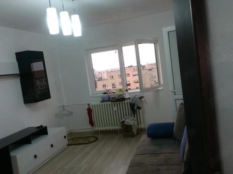 Garsonieră decomandată în Timpuri Noi