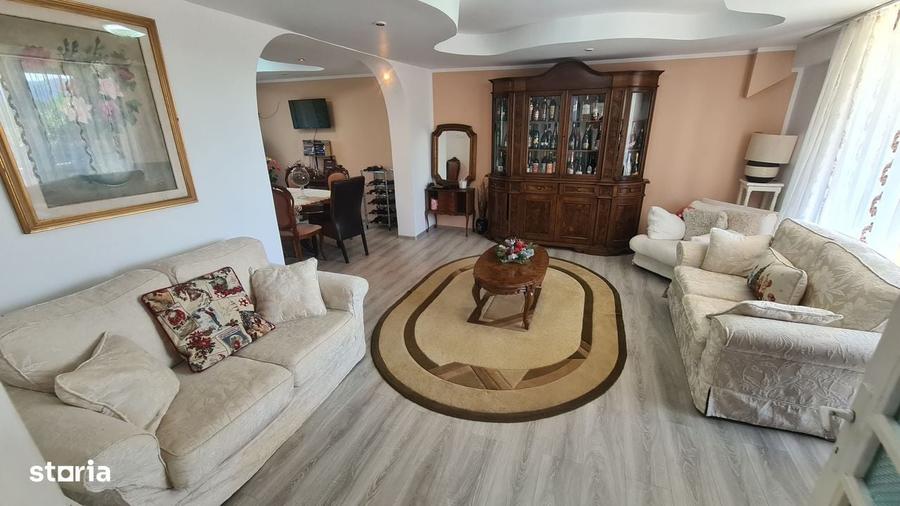 Casă cu 4 camere în Slămnești