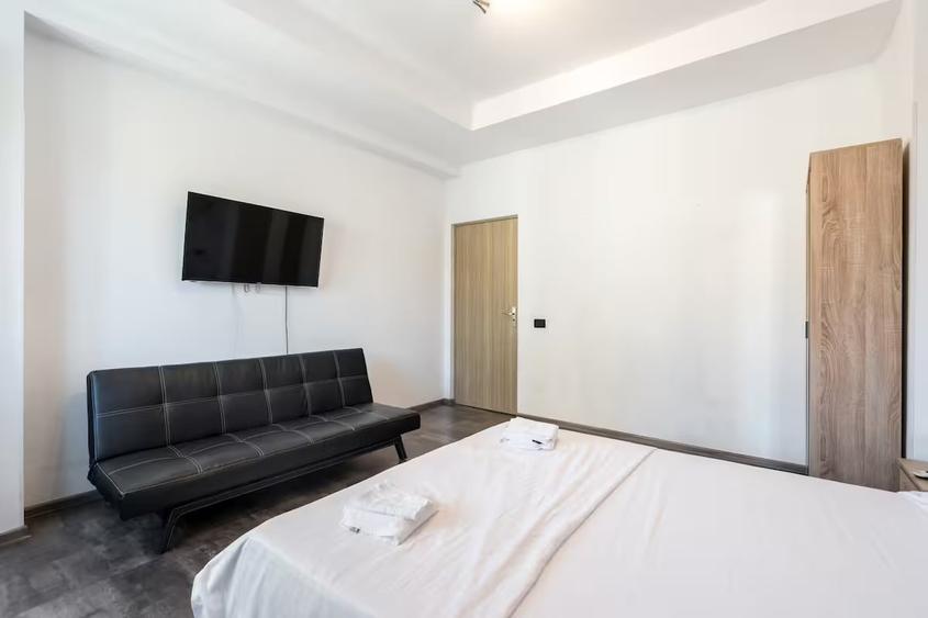Apartament cu 3 camere decomandat, mobilat în P-ța Unirii