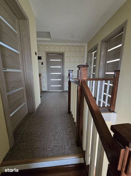 Casă cu 5 camere cu Teren 658 Mp în Central