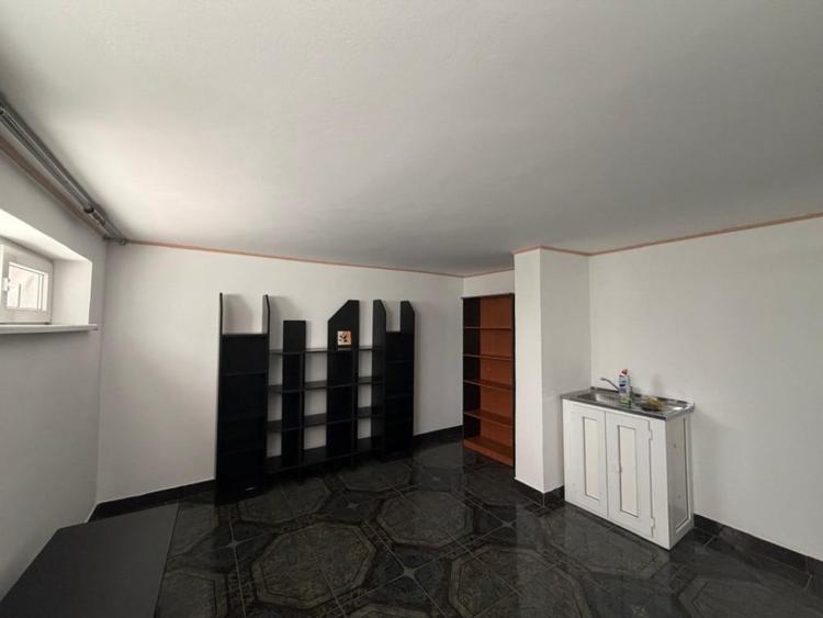 Casă cu 5 camere cu Teren 1100 Mp în Central