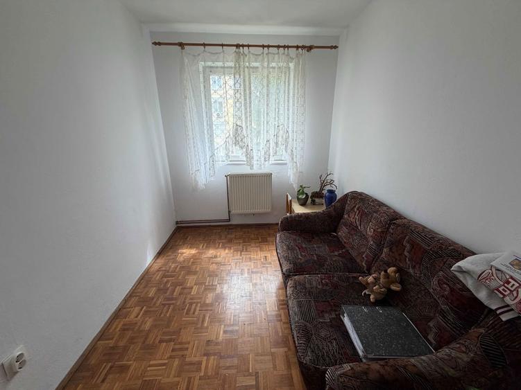 Vand apartament 3 camere - decomandat - etaj 2 - Strand - 8