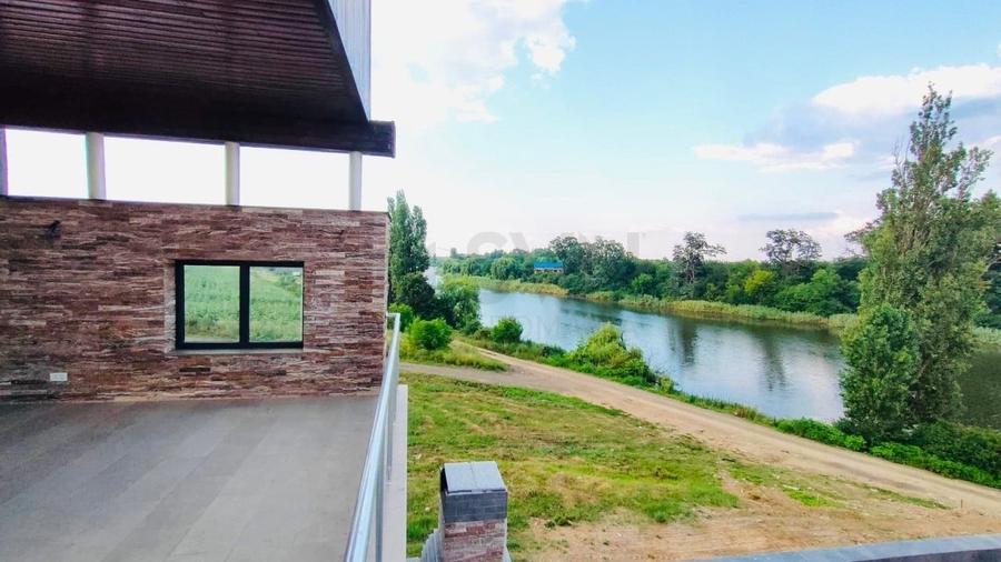 REV2005510 Vila de inchiriat cu piscina si teren 1000 mp - 4