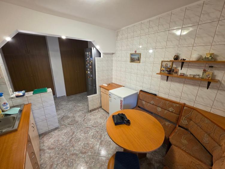 Tineretului, 10 minute metrou Timpuri noi, al Bran, bloc 4 etaje din 1986 - 10