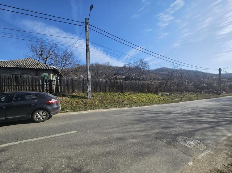 Teren 690 mp, deschidere 50 m, utilități – 1 km Primăria Ștefănești - 3