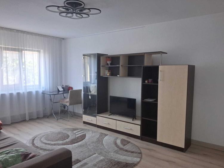 Inchiriez apartament 2 camere - 4