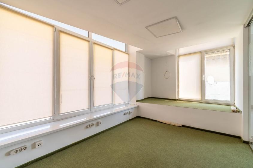 Casa cu 12 camere de inchiriat, Str. Traian - 8