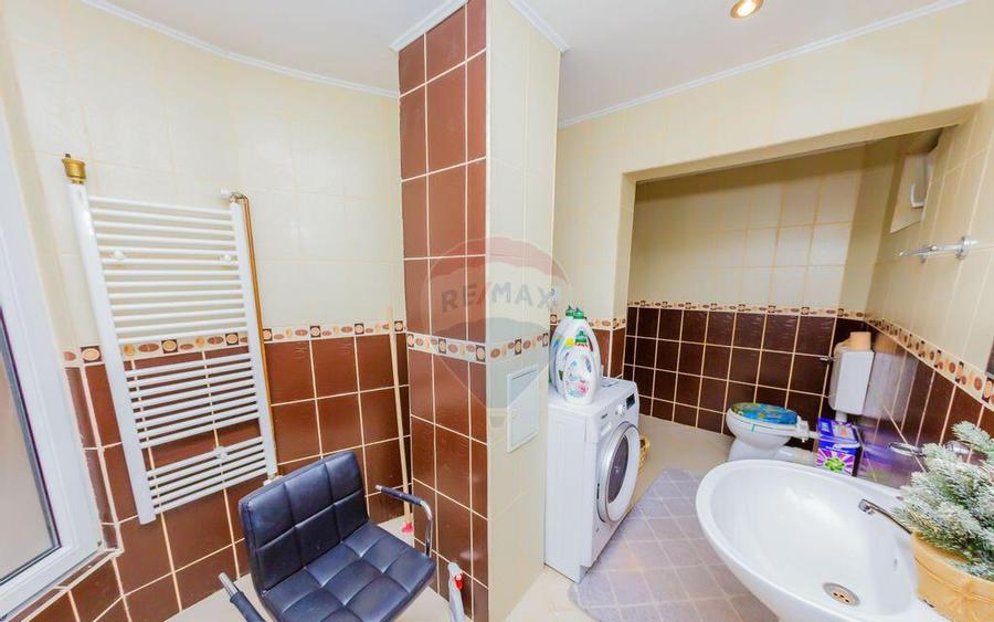 Proprietate reziden?iala de vanzare Strada 9 Mai - 11