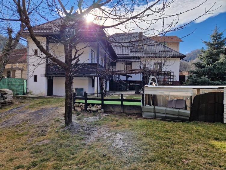 CASA in  BRAN, ZONA CENTRALA, DN 73, 400 m distanta fata de Castel. - 4