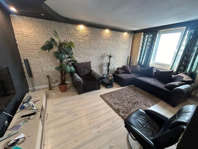 1 Decembrie 1918 4 Camere Etaj 3 81 Mp  Bloc 1976 5 Min Metrou - 1