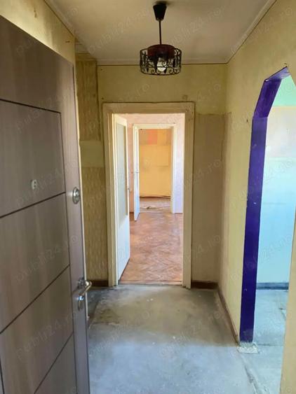 Apartament de vanzare 2 camere , Str Paulesti , et 3 , 62.000 euro neg. - 1