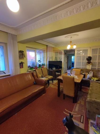 VANZARE SPECIALA Casă / Vilă cu 7 camere, Uverturii MILITARI/Duplex - 1