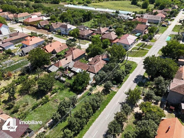 Casa 4 camere in Ineu str.Octavian Goga, teren 1079 mp pe col? - 9