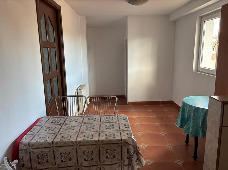 Apartament 3 camere Tg. Cucu - Golia - 5