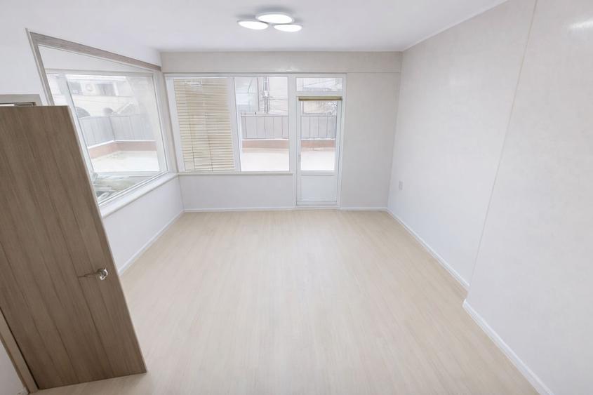 CAPITOL - B-dul. Mamaia - Apartament cu 4 camere si terasa de 80 mp. - 11