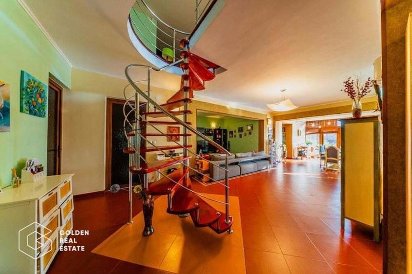 Vila spatioasa cu cinci dormitoare ?i teren generos de 1440 m in Aradul Nou - 18