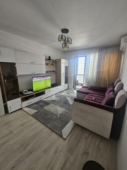 Apartament cu 3 camere decomandat în Olteni