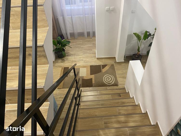Casă cu 4 camere cu Teren 720 Mp în Solidarității