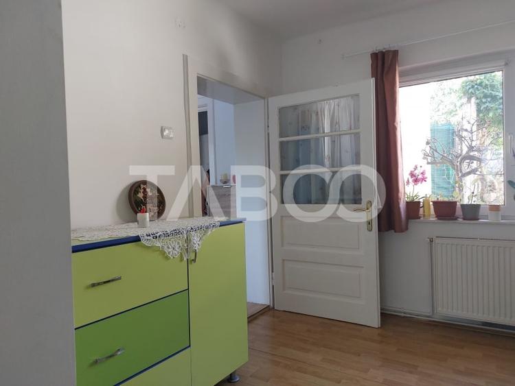 Casa de vanzare 6 camere 260 mp gradina zona foarte linistita Cisnadie - 13