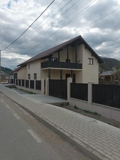 Vand casa in Viseu de Jos - 9