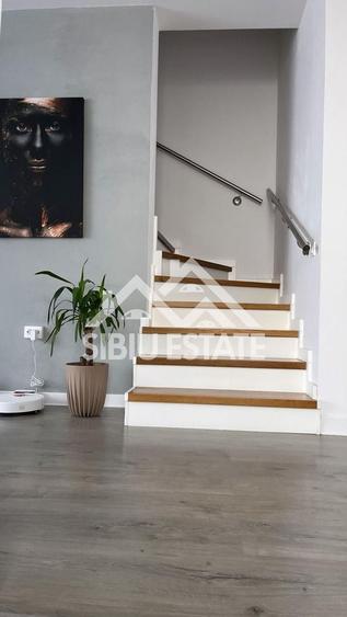 Casa cvadruplex de vanzare 4 camere, curte proprie - 3