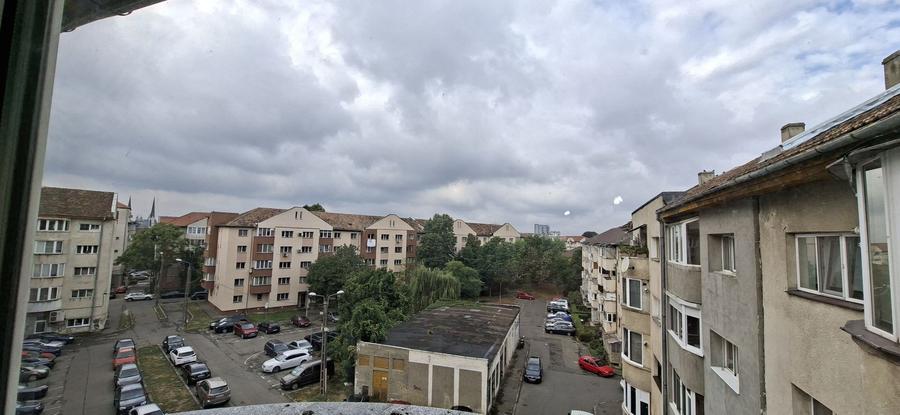 Apartament complet renovat cu 4 camere - 33