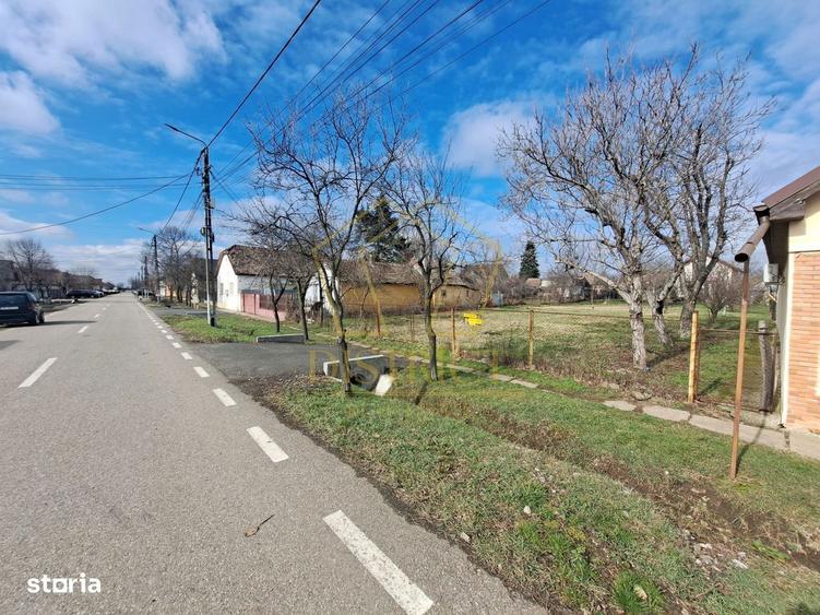 Teren imprejmuit pretabil pentru casa in vatra satului | Giarmata - 3