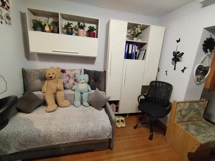 Inchiriez apartament cu 2 camere,persoana fizica - 4