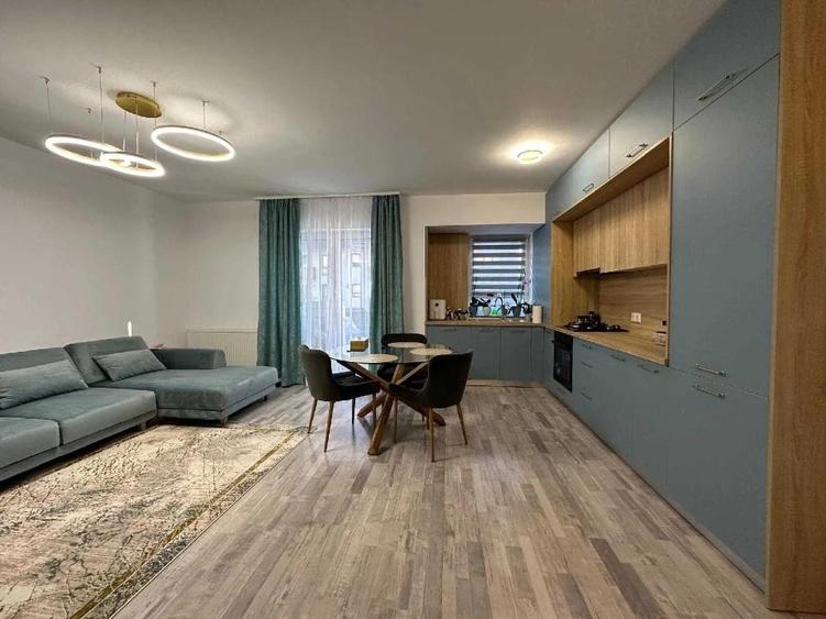 3 camere , parcare și boxă  incluse în preț , Mobilat și utilat - 1