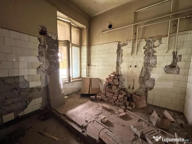 Hotel cu 44 camere, renovabil, pozi?ionat ultracentral - 12