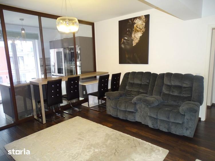 Apartament cu 3 camere decomandat, mobilat în Tractorul