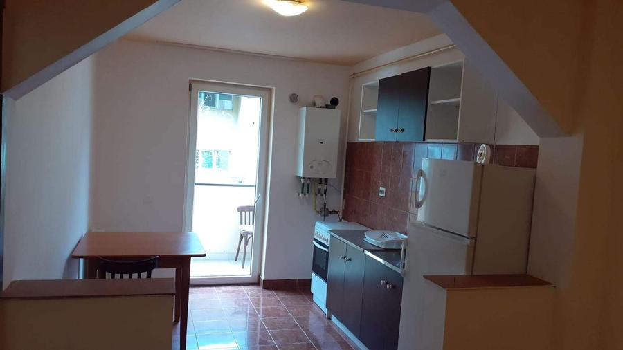 Inchiriez apartament strada Florilor - 1