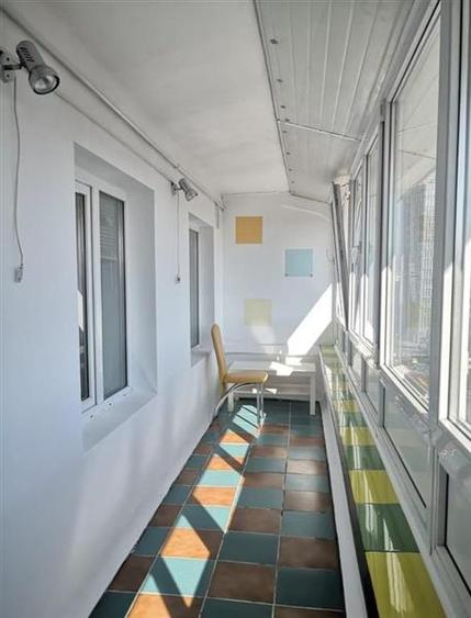 Garsoniera, Piata Victoriei, - 6