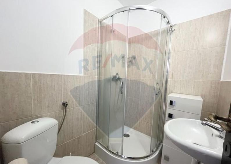 Apartament de inchiriat 3 camere, Aleea Rosiorilor - 12