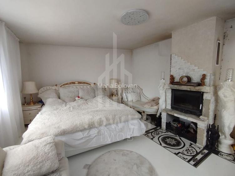 Casa de vanzare cu spatiu comercial la parter